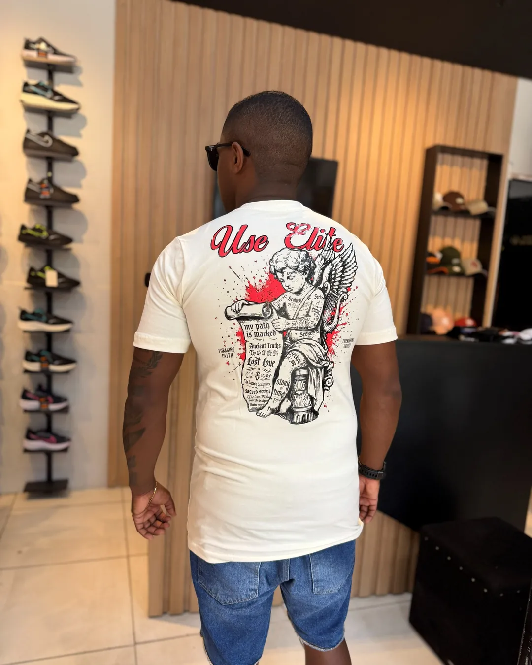 Camiseta Off-white Estampa Anjo e Pergaminho Use Elite, foto 3