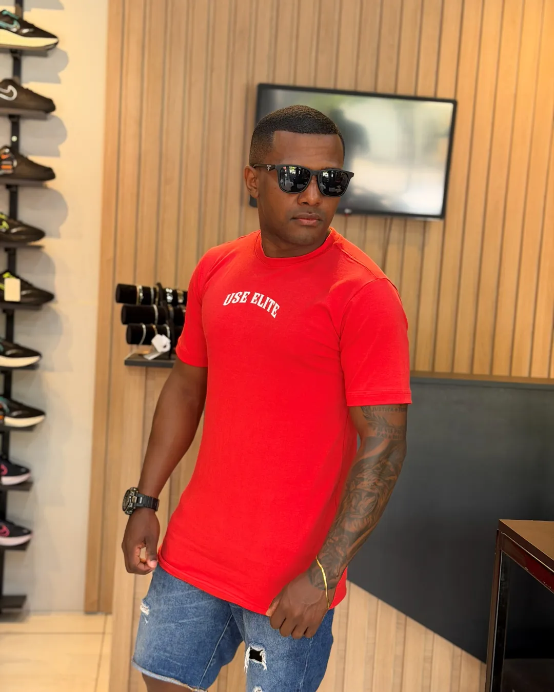 Camiseta Vermelha Estampa Anjo em Oração Use Elite, foto 3