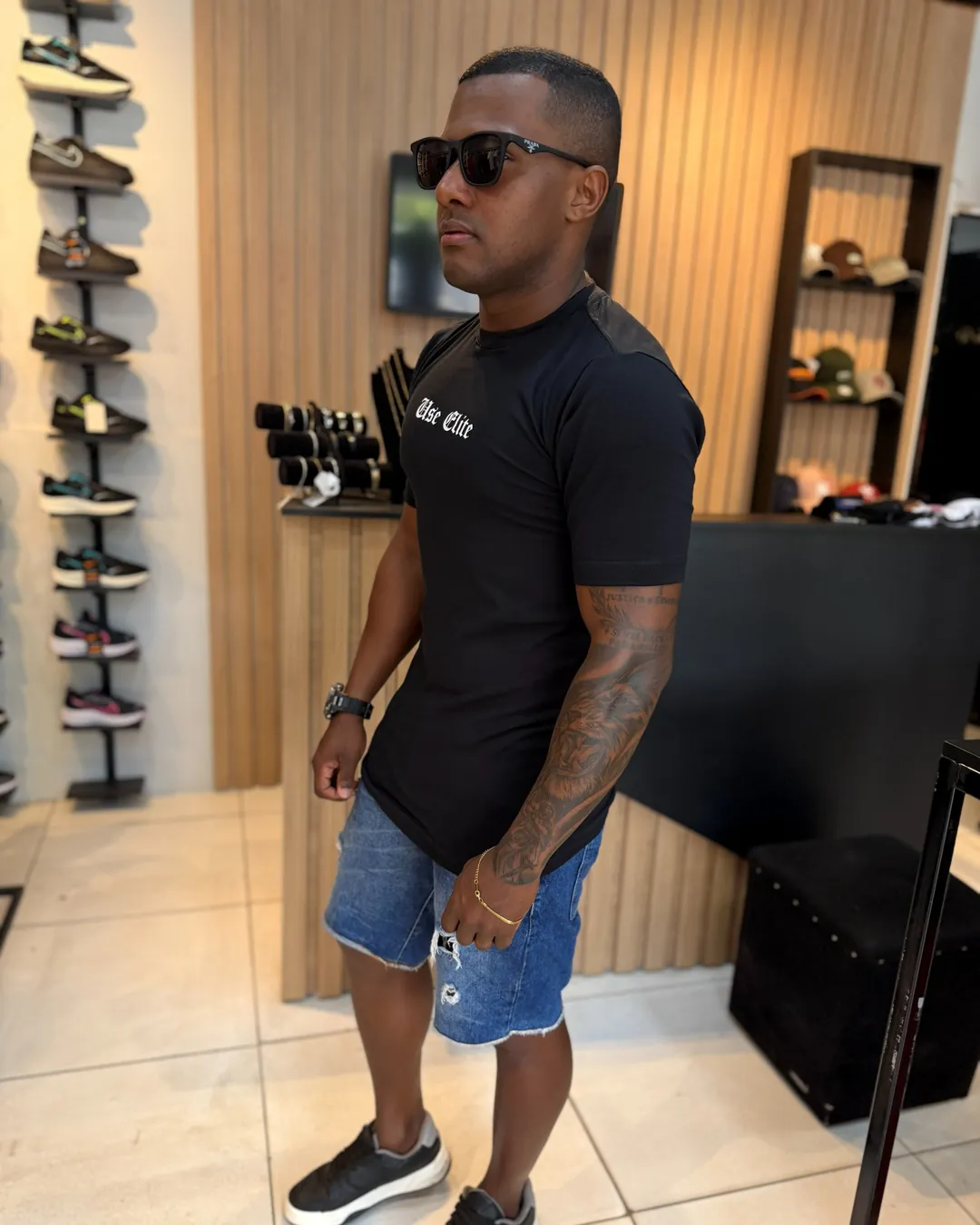Camiseta Preta Estampa Tudo Posso Use Elite, foto 3